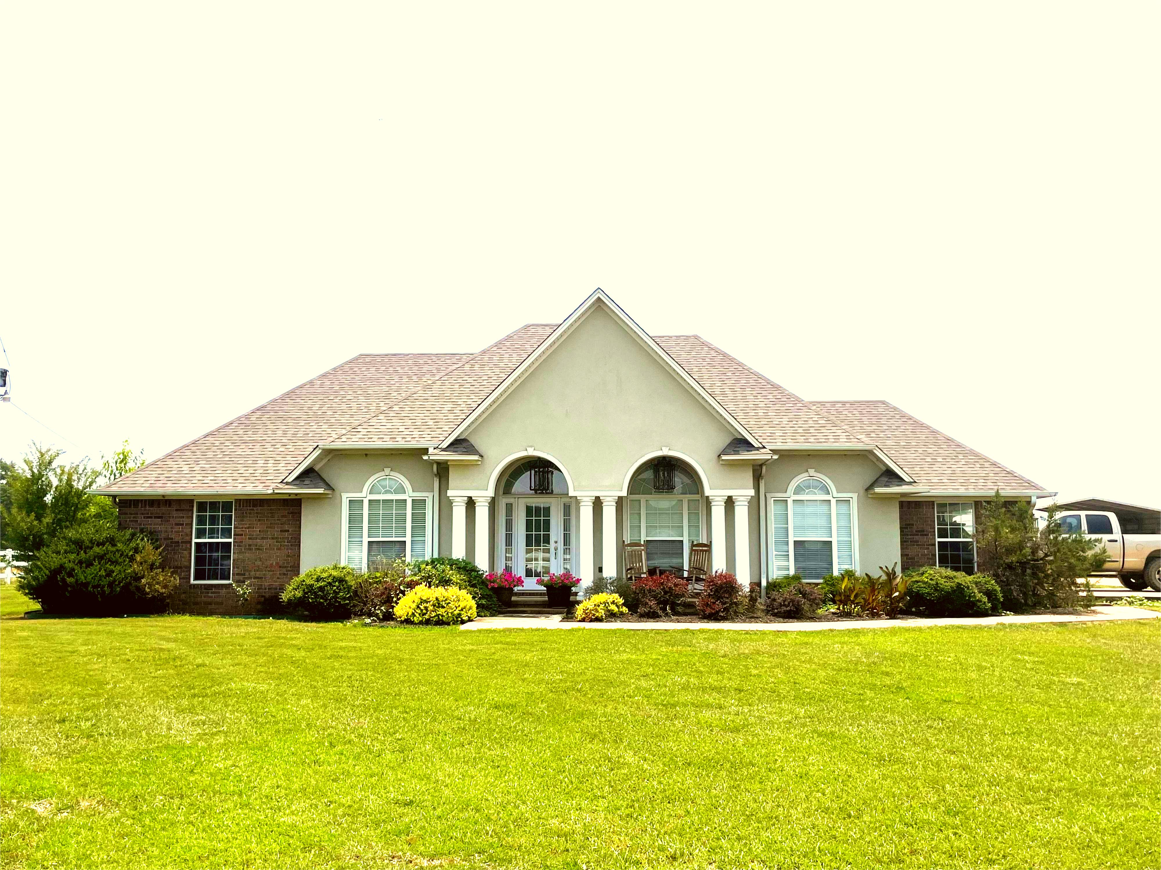 Modern House With Big Front Yard